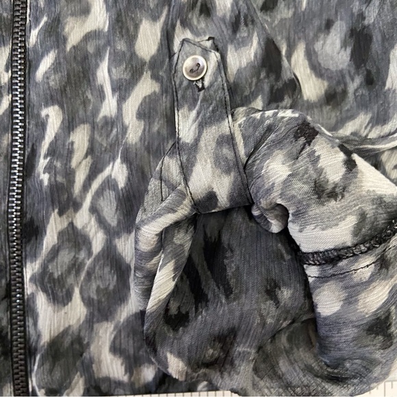 Karherine Barclay blouse tunic sheer animal prints pattern zippers details Large - Picture 8 of 15